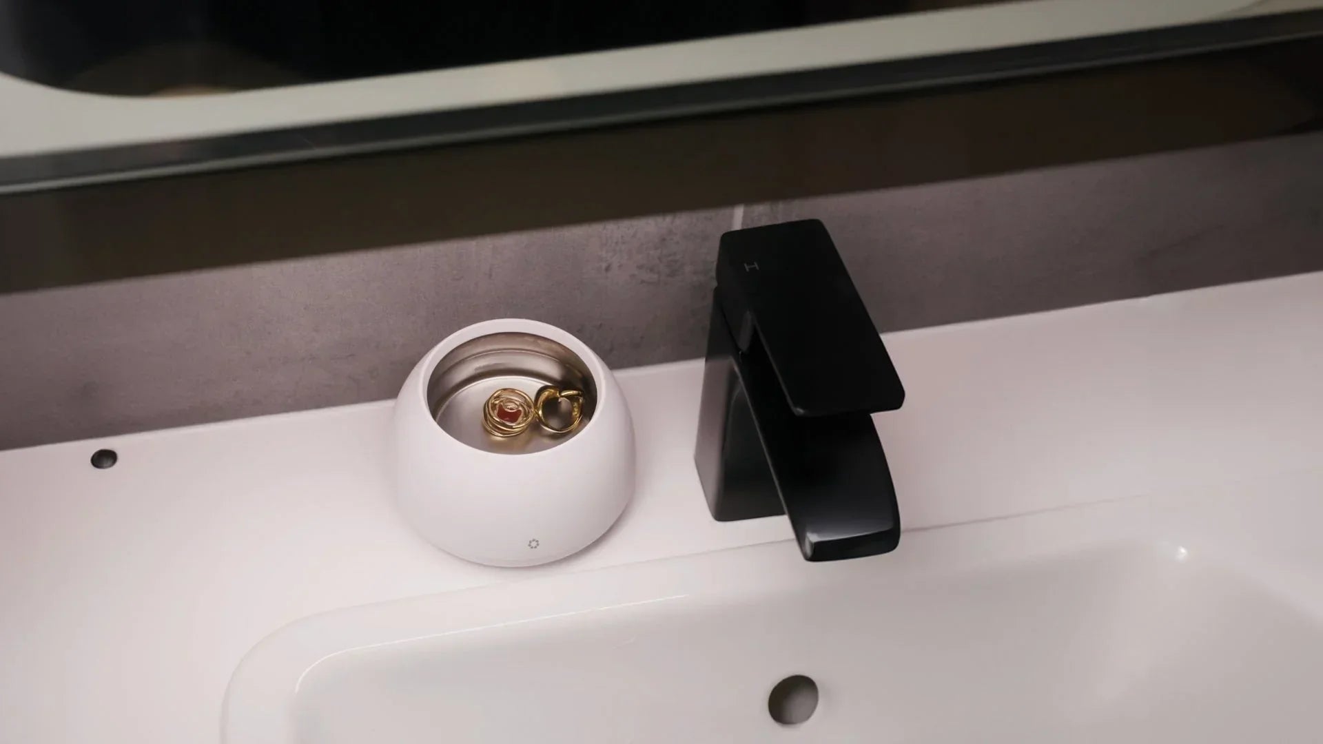 Le Dental Pod peut-il nettoyer les bijoux?